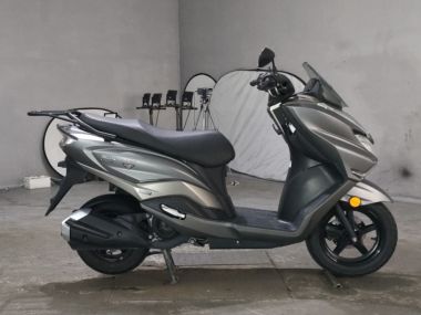 Suzuki BurgmanSutoriito125