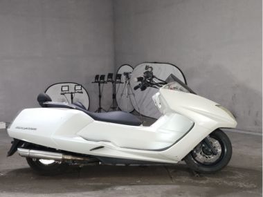Yamaha Maxam